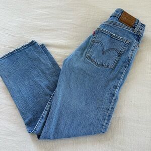 Levi ribcage straight jean size 27